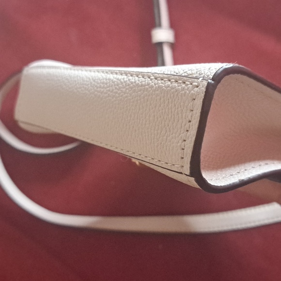 NEW Michael Kors White Pebble Leather Crossbody/ Clutch EXCELLENT CONDITION - Picture 6 of 9